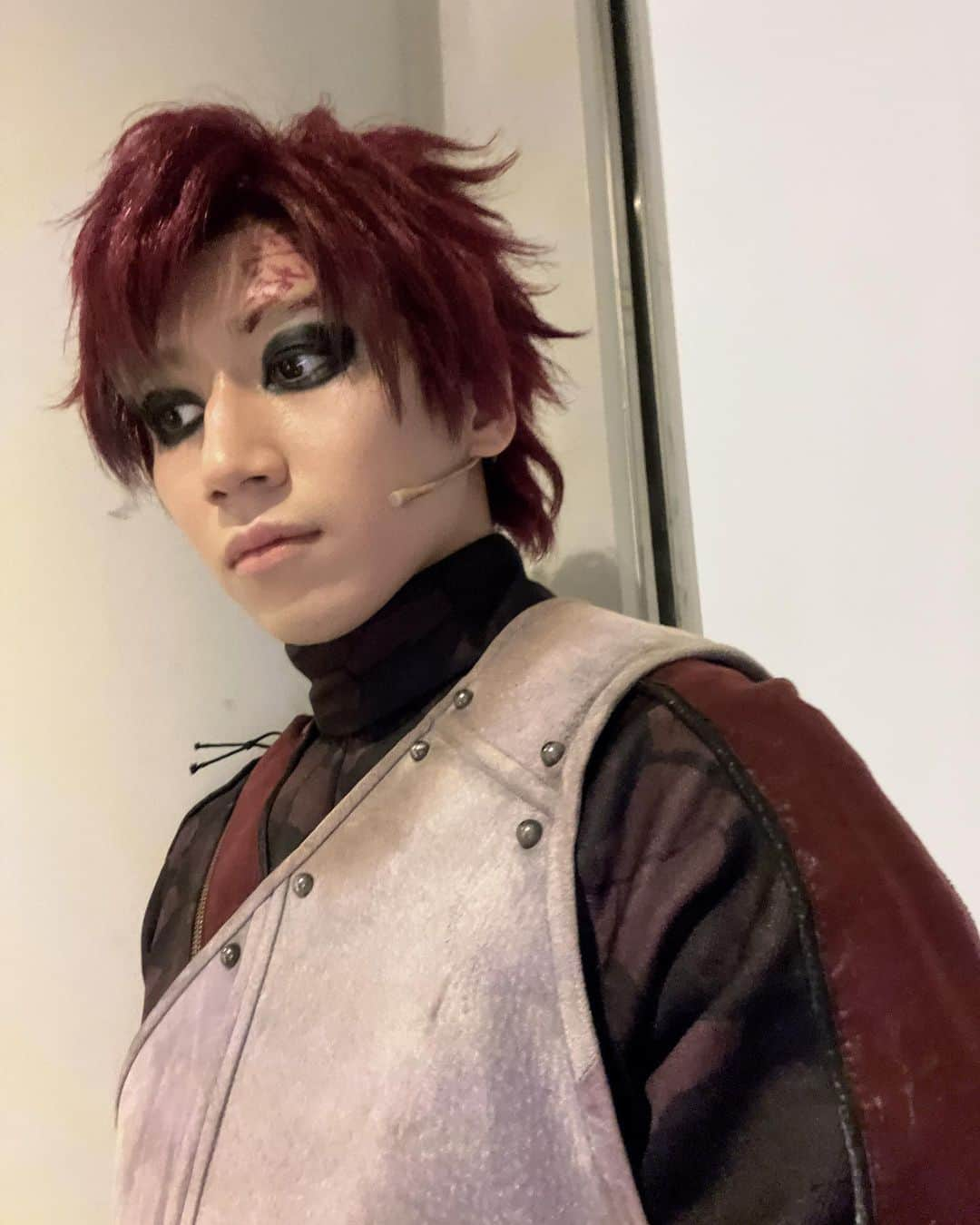 納谷健さんのインスタグラム写真 - (納谷健Instagram)「#舞台NARUTO  神戸公演千秋楽 昼、夜ともに ありがとうございます  神戸は神戸の素敵な空間が。  毎公演、最終章に向けて送り出してもらっているような、そんな心地よい祝福の拍手をいただいている気がします。  じわっとします。目が。 いつも皆のシーンを見てると ポロポロと涙が落ちて様ので メイク落ちる心配と見たい気持ちで闘っています。  さて次は東京公演。 待っとけや東京👍  ぼけぼけの姜さんも載せときます。  #NARUTO #我愛羅 #納谷健 #千手柱間 #姜暢雄  #ぶれぶれのぼけぼけ姜様」10月22日 21時59分 - patch_takeru78