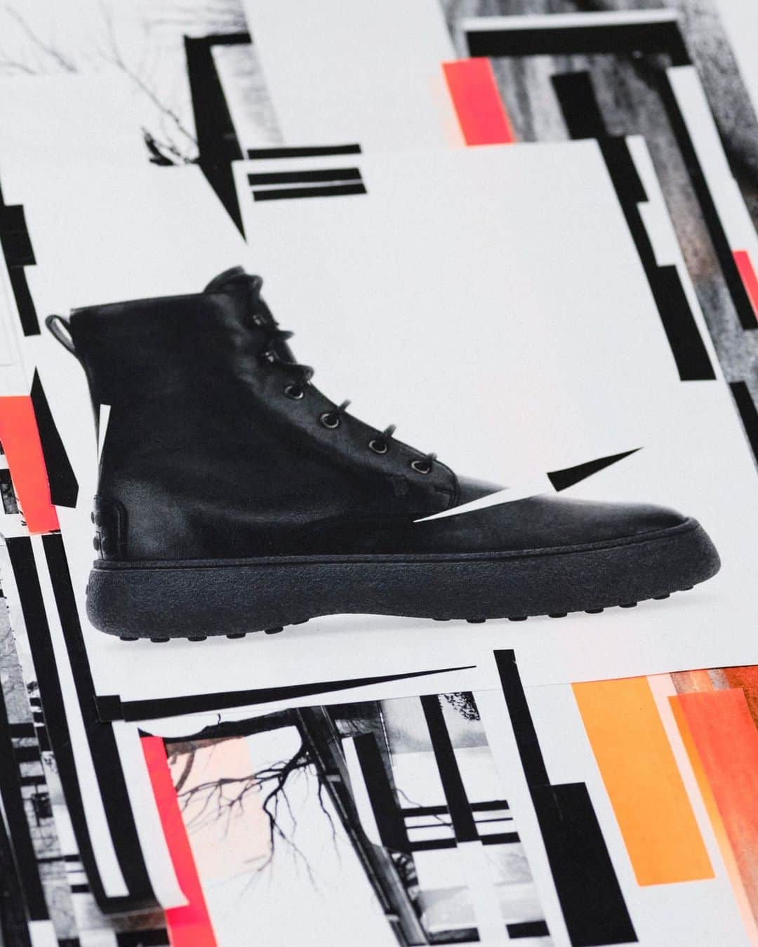 トッズのインスタグラム：「Make each of your steps bolder. The Tod’s W.G. ankle boot is captured through an artistic and unseen point of view.  Collages and Set Design: @baumannmonique Photo: @valentin_hennequin  #Tods #TodsFW23 #TodsWG」