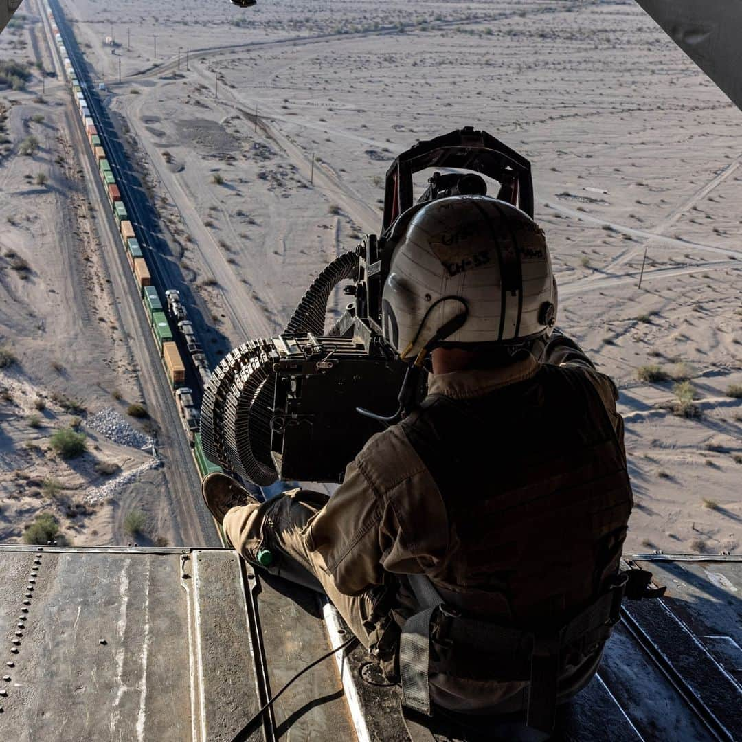 アメリカ海兵隊さんのインスタグラム写真 - (アメリカ海兵隊Instagram)「Battle Drill  📍  The Chocolate Mountains, Calif. (Oct. 7, 2023)  #Marines assigned to Marine Aviation Weapons and Tactics Squadron One participate in a battle drill training exercise during Weapons and Tactics Instructor (WTI) course 1-24.  WTI incorporates #MarineCorps planning and implementation of advanced air and ground tactics though a series of escalating evolutions in order to produce certified Weapons and Tactics Instructors.   📷 (U.S. Marine Corps photo by Cpl. Ruben Padilla)  #USMC #FlyMarines」10月22日 22時00分 - marines