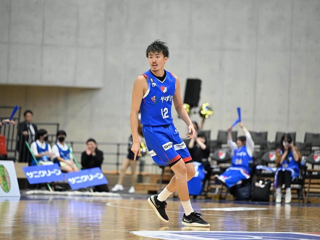 寒竹隼人さんのインスタグラム写真 - (寒竹隼人Instagram)「飯塚でのホーム開幕戦、連勝することができました❤️‍🔥 このチームのポジティブな雰囲気を感じてもらえてたら嬉しいです。 もっともっとこのチームはレベルアップできます❗️ 楽しみにしてて下さい❤️‍🔥😁  #ライジングゼファーフクオカ」10月22日 22時03分 - hayatokantake