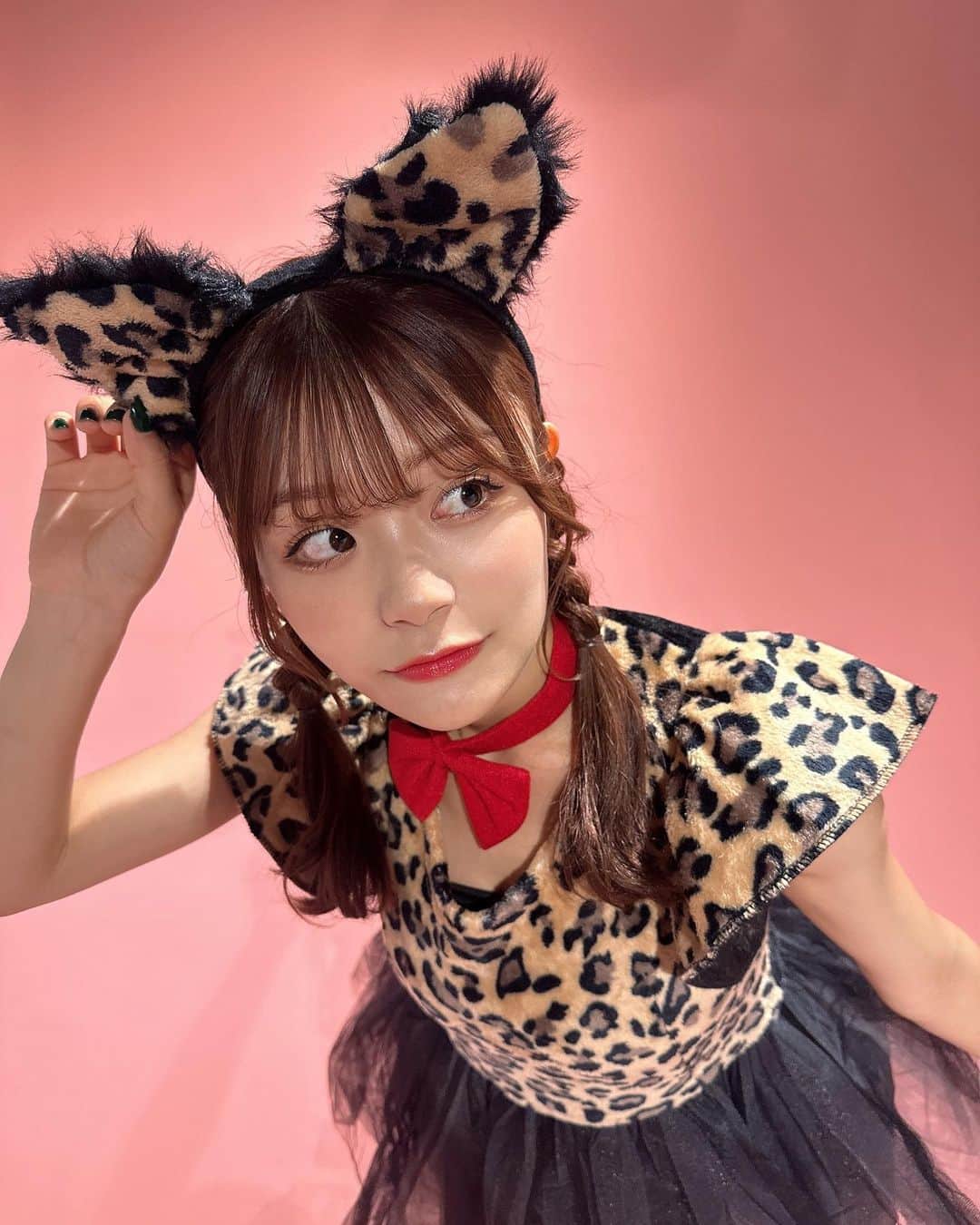 清司麗菜のインスタグラム：「生写真撮影のハロウィンコスプレ🎃  ヒョウ柄好きな時期あったな〜🐆 やっぱりヒョウ柄カワイイ🤎  #ハロウィンコスプレ #helloween#ヒョウ柄」