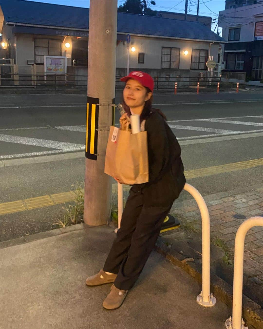 えぐっちょさんのインスタグラム写真 - (えぐっちょInstagram)「お気に入り❤️🧢  @yurika_akutsu  @onedayapartmentjapan   本当に幸せ空間。。🌙 笑いすぎて、歯茎ずっと乾燥してた笑 あくつさん変わらずずっと大好きだ〜！！  いわちゃんありがとう🛍️ 高級ご飯も美味しかったね〜  #akutsu_yurika #onedayapartmentjapan  #accessory #accessories #cap  #whimsic #キャップ #キャップコーデ  #キャップ女子 #カジュアル #カジュアルコーデ  #ニットコーデ #ニットカーディガン  #イエベ #イエベ秋 #骨格ウェーブ #骨格ウェーブコーデ」10月22日 22時15分 - eguccho02