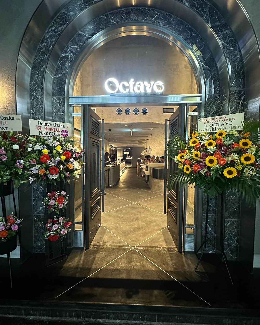 アイラ・ブラウンのインスタグラム：「Visiting Osaka? Check Out Octave for great French style food, tasty shisha, and amazing vibe and drinks! We also have an amazing lunch set! Please follow us on instagram!#shinsaibashi #osaka #japan #octaveosaka . 大阪へご旅行ですか? Octave では、素晴らしいフレンチ スタイルの料理、おいしいシーシャ、素晴らしい雰囲気とドリンクをぜひお楽しみください。 お得なランチセットもご用意しております！ ぜひインスタグラムもフォローしてください！ #オクターブ #心斎橋 #大阪 #japan」