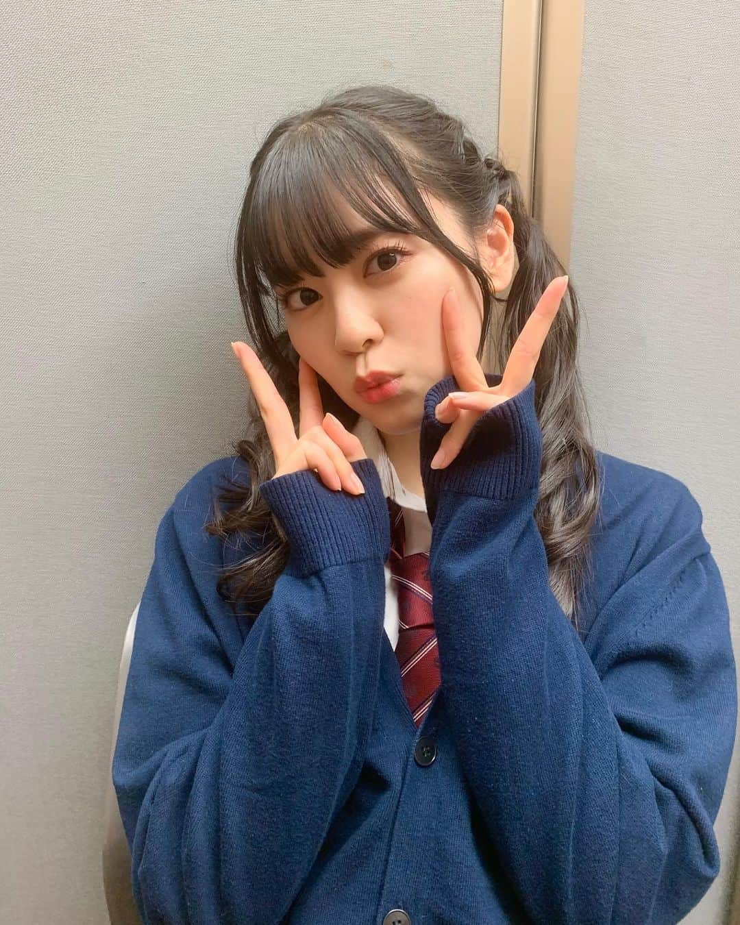 超ときめき♡宣伝部のインスタグラム：「.  今日も会いにきてくれてありがとう🥺❤️ 制服は久々だったけどまだいけるかな？笑 若くいられるように頑張ります笑 特典会の約1か月、あっという間だった🥺 みんなとお話しできること楽しみにしてたんだよ🥲しばらくお話はできないけど、ライブも頑張るから応援よろしくね❤︎またね！(ひとか)  #超とき宣」