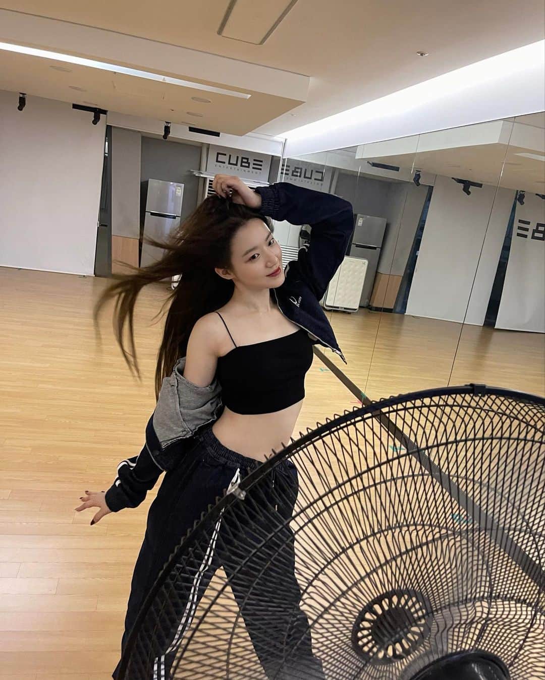 シュファさんのインスタグラム写真 - (シュファInstagram)「큐브 핫걸 마자요 🫦」10月22日 13時26分 - yeh.shaa_