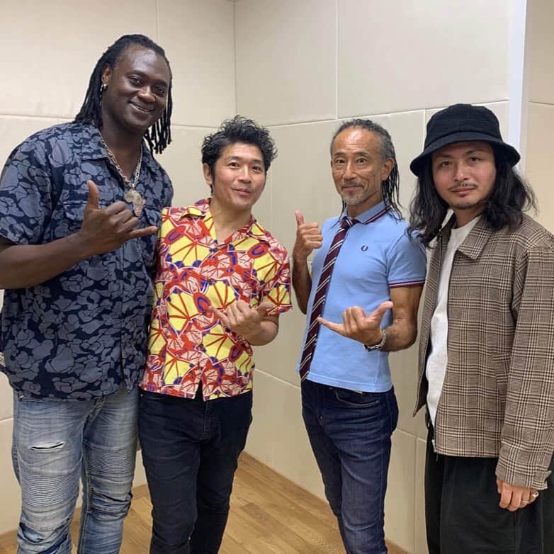 MONKYのインスタグラム：「昨日は阿佐ヶ谷Jazz Street2日目！  スカパラの北原雅彦さん、木村イオリ、ラティール・シーと僕の4人でのParadise Jazz Session！  そりゃもう最幸な時間でした。  北原さんの横で素晴らしいプレイを堪能。  みんな素晴らしかったなぁ。  二日間で駅前広場、Mistr Opars、区民センターと3会場でライブ、どれも本当に楽しかった。  Jazz Streetのスタッフの皆さんは、アットホームな雰囲気で優しくてますます阿佐ヶ谷が好きになった天パです。  阿佐ヶ谷の皆さん、ありがとうございました！！  そして今日は下北沢Basement BarでSOUL BOOK！  EXOTIC SKATESが東京初ライブ！！ @exotic_skates  めっちゃ楽しみ！！！！！！！  僕らの出番は16:15から♪  下北沢で会いましょう！！  会えなかった人は明日、日吉TransitにてEXOTIC SKATESと竹内朋康のオルガントリオThe Handoorsとのツーマンに是非！！」
