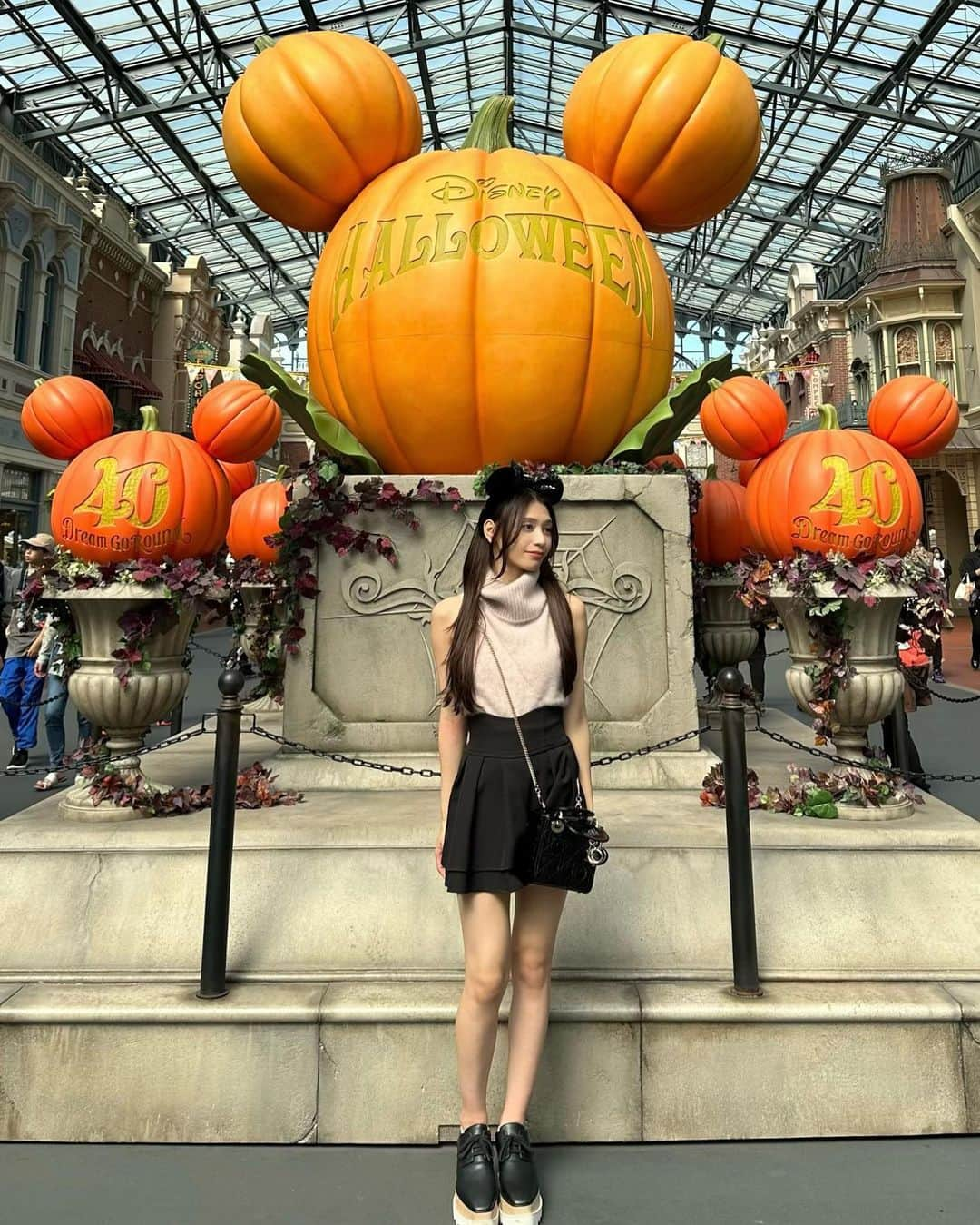 椚ありささんのインスタグラム写真 - (椚ありさInstagram)「⠀ ハロウィンの時期に行くのは高校生ぶり🎃 仮装してる人がたくさんいて新鮮だったな~」10月22日 14時14分 - chibicco_