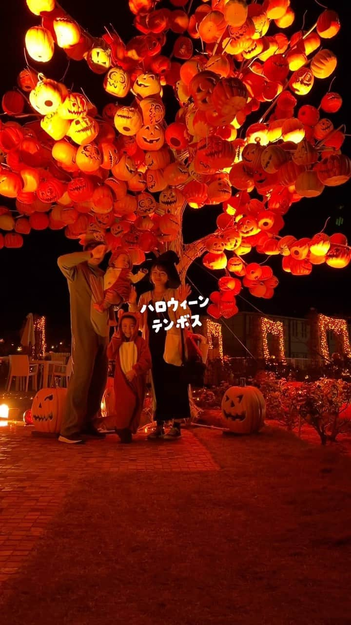 サクトックのインスタグラム：「親子で楽しむ🐭 秋の #ハウステンボス #ハロウィーンフェスティバル 👻  @huistenbosch_official  ~~  この秋は佐世保に遊びに出かけよう🍁  @sasebo_travel_jp #PR  #佐世保 #my_sasebo_trip #佐世保旅行#長崎旅行 #ハロウィン #ハロウィン仮装 #ハロウィンコスプレ」