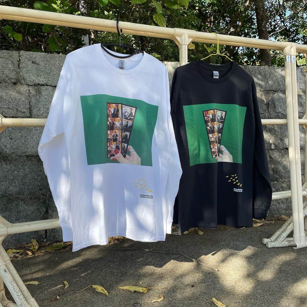 のインスタグラム：「【本日より】 シノヴの 人生4カット L/S tee BLACK or WHITE なにとぞ〜🤪🤲💫  Designed by @yosukeokada  Photo by @ruihashimoto   #木漏れ日日和🍂」