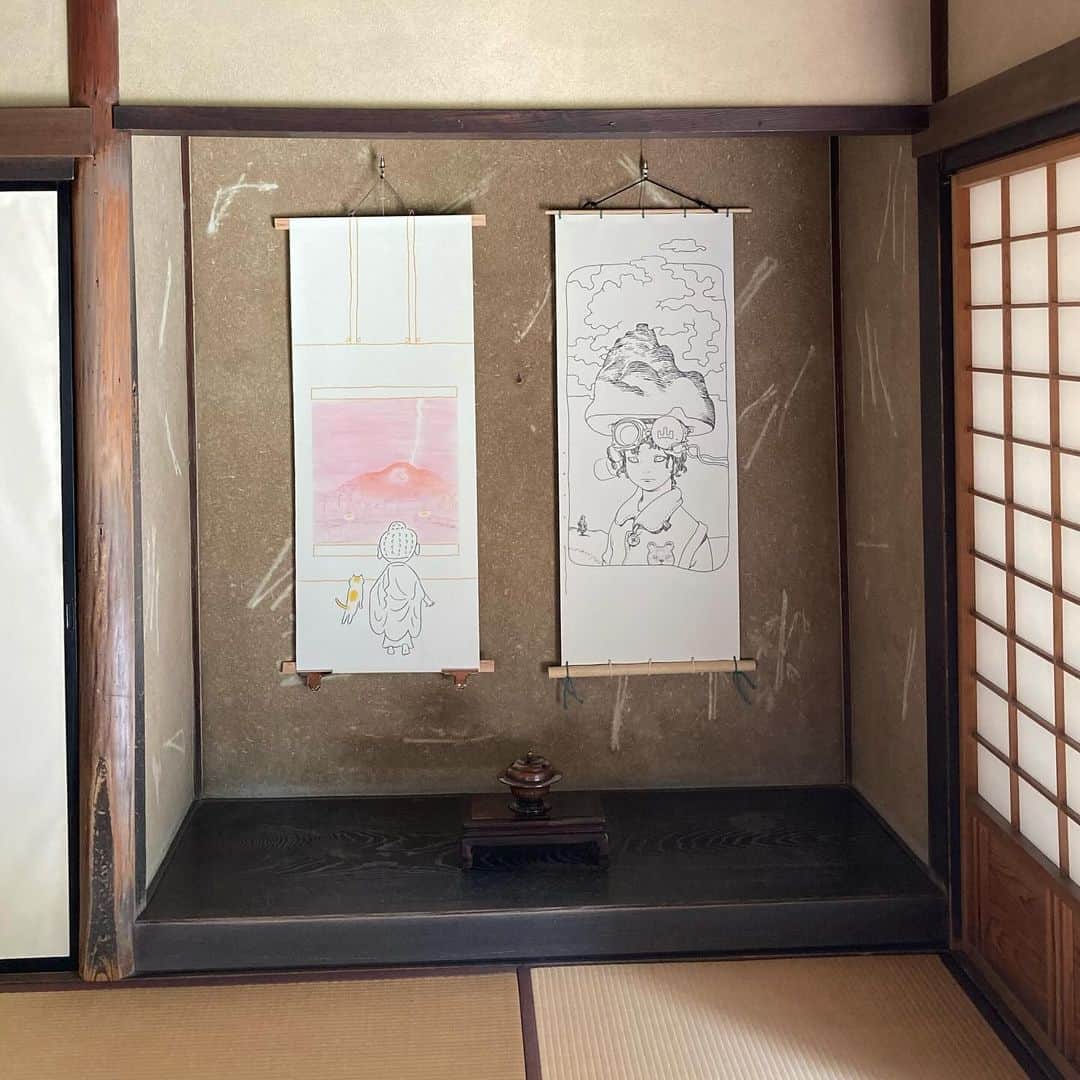 朝倉世界一のインスタグラム：「きのうまだまだ開催チューって言いましたけど、寺田さんとつくった阿吽の空間もあと10日でなくなっちゃう。はやく見にきて〜 #あうんてん」