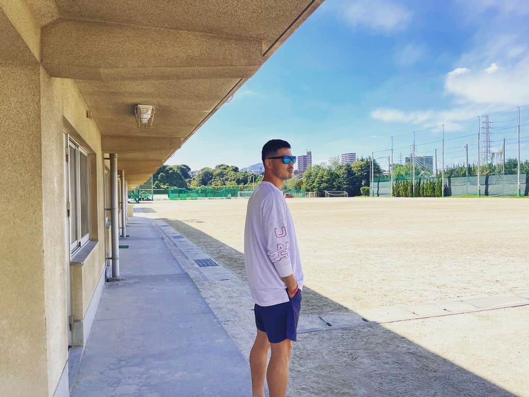 山田章仁のインスタグラム：「くらびーふぁいっ🔥 みんな勉強にラグビーにがんばれ〜🏉✒️」