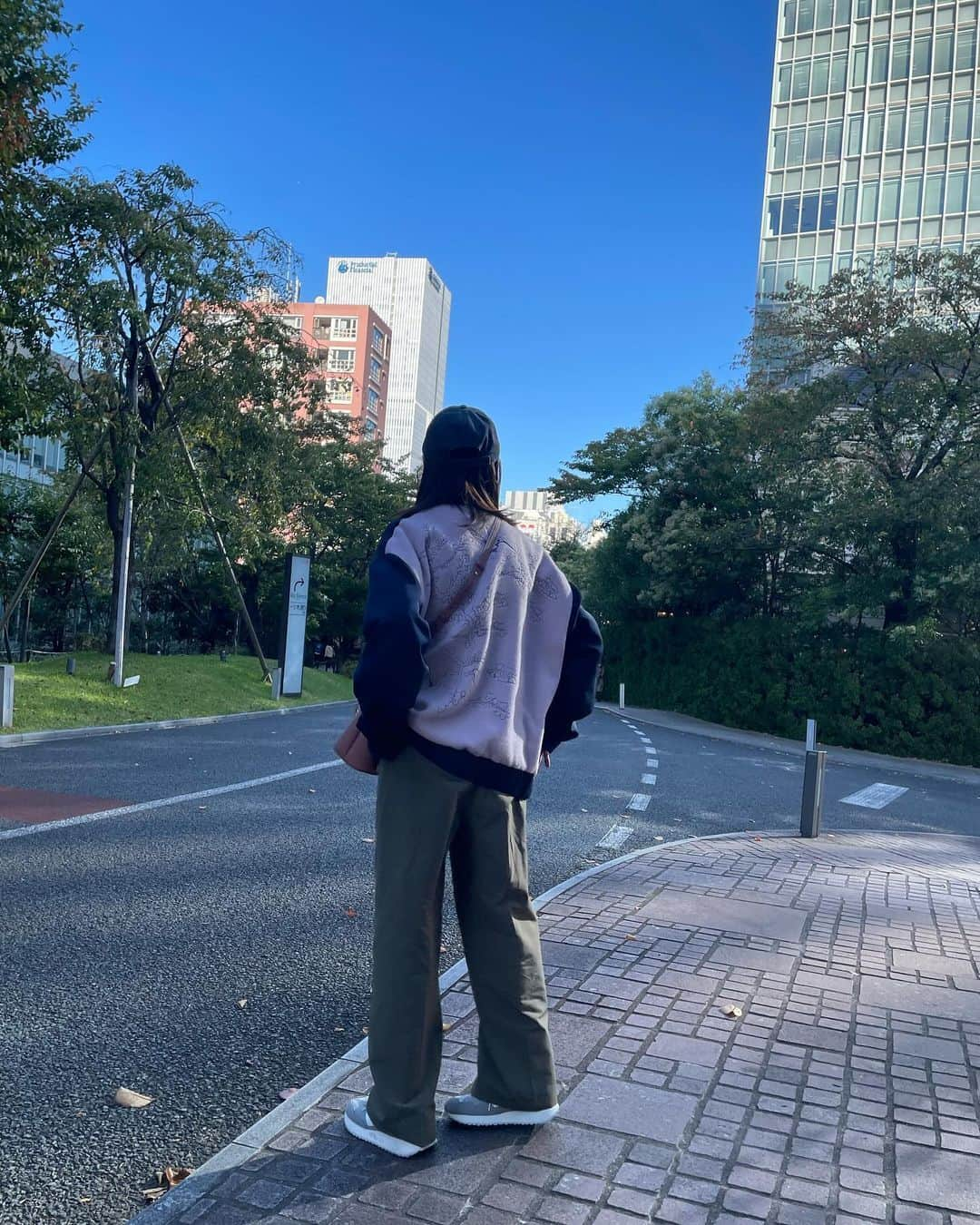 工藤遥さんのインスタグラム写真 - (工藤遥Instagram)「. outer: used🇻🇳 bag:@polene_paris  bottom: @aoyama_ladies  size L #遥服」10月22日 15時03分 - haruka_kudo.official