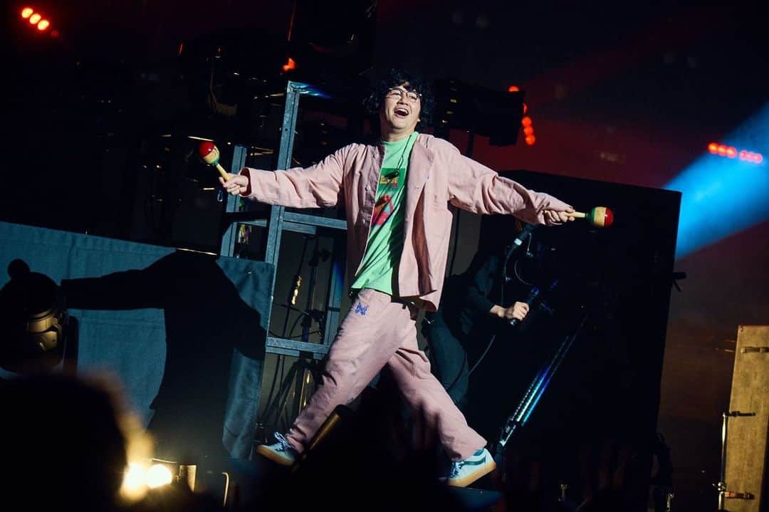マカロニえんぴつさんのインスタグラム写真 - (マカロニえんぴつInstagram)「_  大阪公演 DAY1📸②  photo by 酒井ダイスケ @imdaisukesakai   #マカロックツアー #マカロックツアーvol16 #大人の涙 #マカロニえんぴつ」10月22日 15時16分 - macaroniempitsu_official