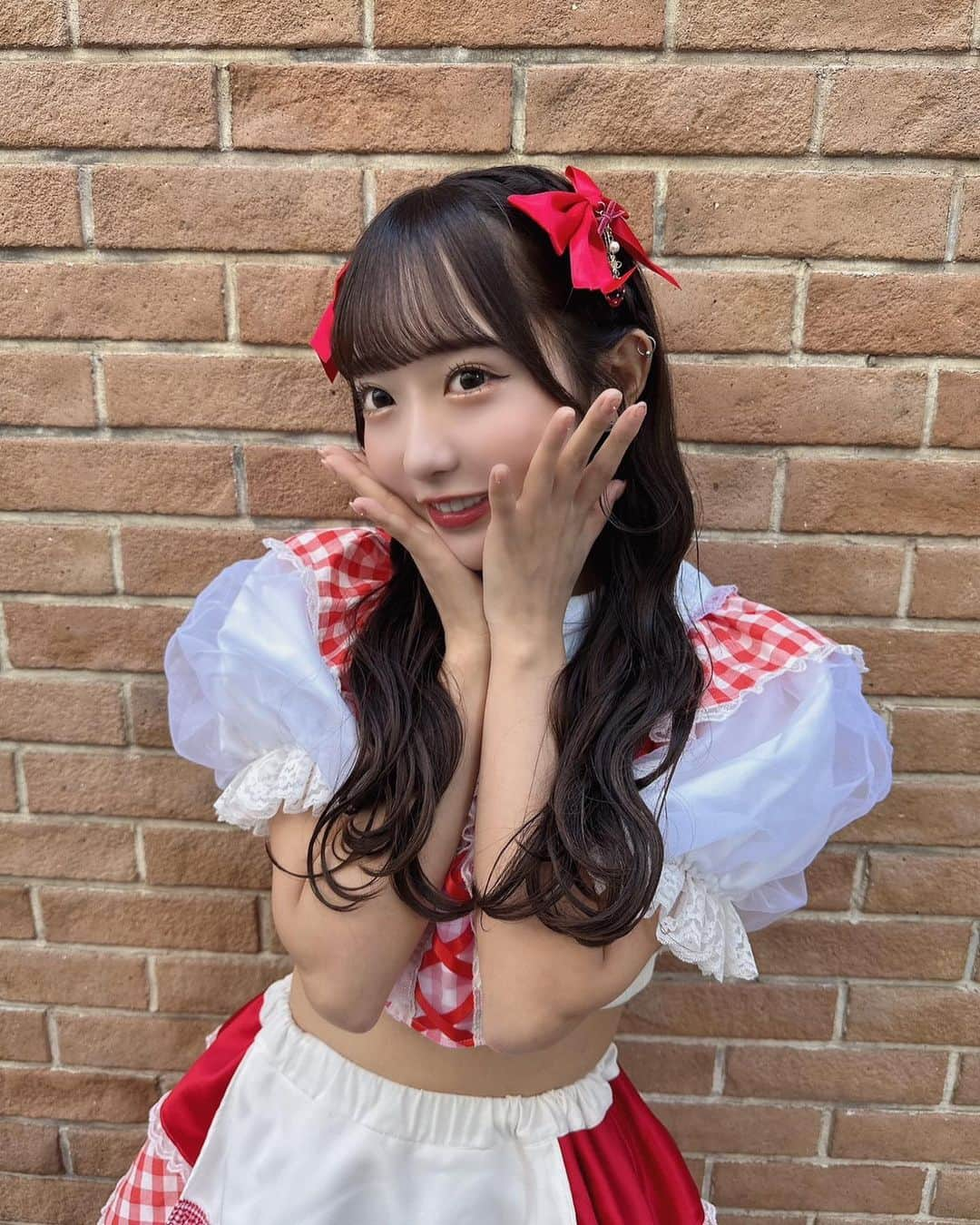 山戸優さんのインスタグラム写真 - (山戸優Instagram)「まいちゃん(@maimai2828oo)バスライブイベント前にかわいくなったよ🎀  前髪もカットしたよー  ありがとう＆おつかれさま✨  #まい #前髪カット#アイドル前髪 #YMTworks」10月22日 15時26分 - yamatoyu