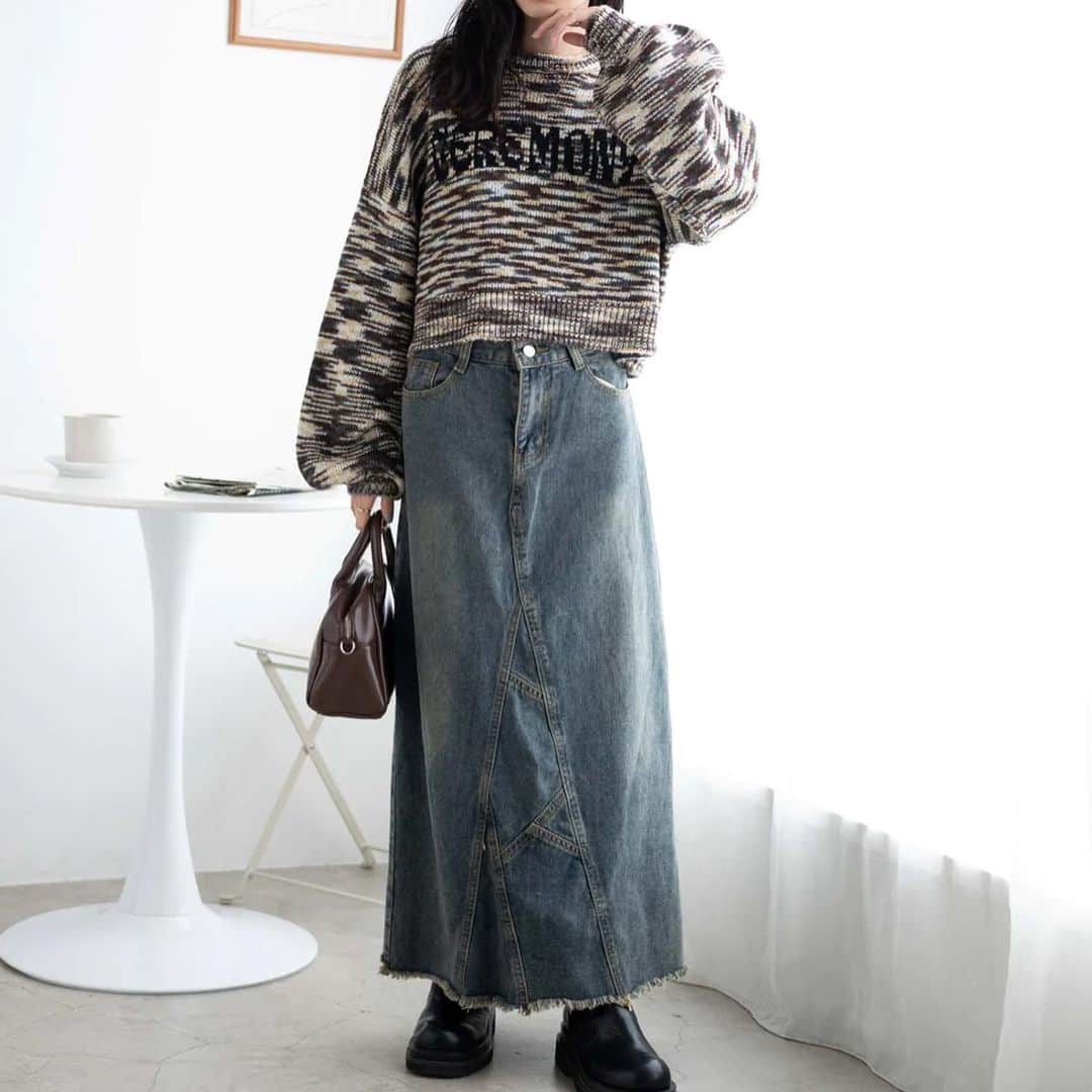 WEGOさんのインスタグラム写真 - (WEGOInstagram)「new knit  ✔︎ロゴミックスカラーショートニットプルオーバー ¥3,299(tax in)  マルチカラーが目を惹くニットが登場！ ゆったりとした袖とフロントのロゴがポイント。 ショート丈なのでスタイルアップ効果も抜群です！  #WEGO #ウィゴー #knit #ニット #ショートニット #マルチニット #ニットコーデ #秋服 #秋コーデ #ロゴニット」10月22日 18時00分 - wego_official