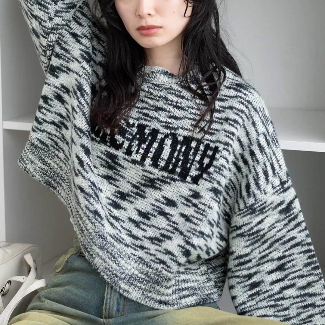 WEGOさんのインスタグラム写真 - (WEGOInstagram)「new knit  ✔︎ロゴミックスカラーショートニットプルオーバー ¥3,299(tax in)  マルチカラーが目を惹くニットが登場！ ゆったりとした袖とフロントのロゴがポイント。 ショート丈なのでスタイルアップ効果も抜群です！  #WEGO #ウィゴー #knit #ニット #ショートニット #マルチニット #ニットコーデ #秋服 #秋コーデ #ロゴニット」10月22日 18時00分 - wego_official