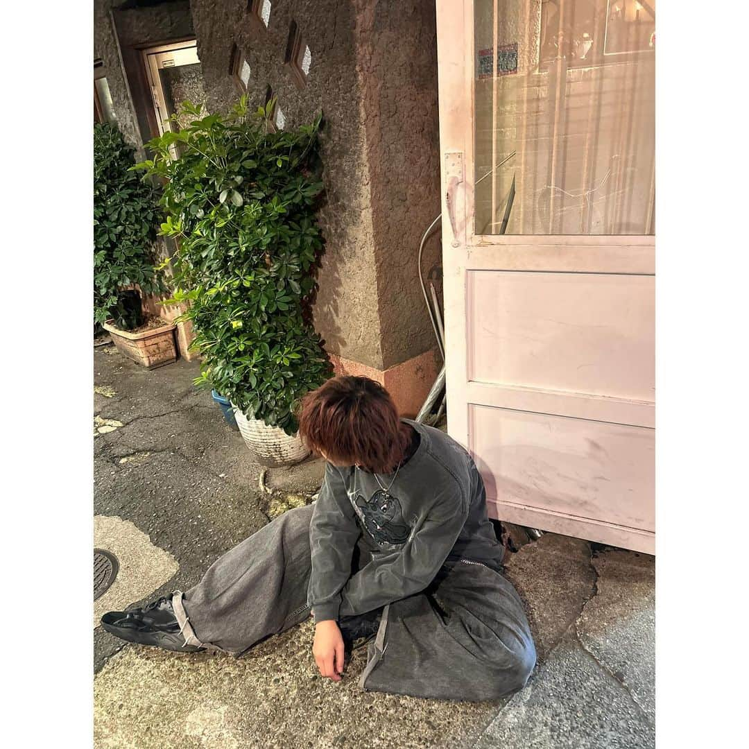 瀧川翔太さんのインスタグラム写真 - (瀧川翔太Instagram)「裏路地の写活ほど楽しいものは無い🤭 ・ ・ ・ ・ ・ ・ ・ ・ ・  #名古屋 #fyp #05 #fashion #ファッション #0405students #韓国ファッション #韓国 #韓国ストリート #美容 #美容学生 #専門学生 #コーデ #ootd #foryou #Follow #FollowforFollowback #ffff  #サロン #サロンモデル #モデル #man #写活#写活しか勝たん  #写活好きな人と繋がりたい #雰囲気好きな人いいね #雰囲気 #おしゃれさんと繋がりたい #1mmでもいいなと思ったらいいね #たきしょう」10月22日 15時46分 - sho__tan2532