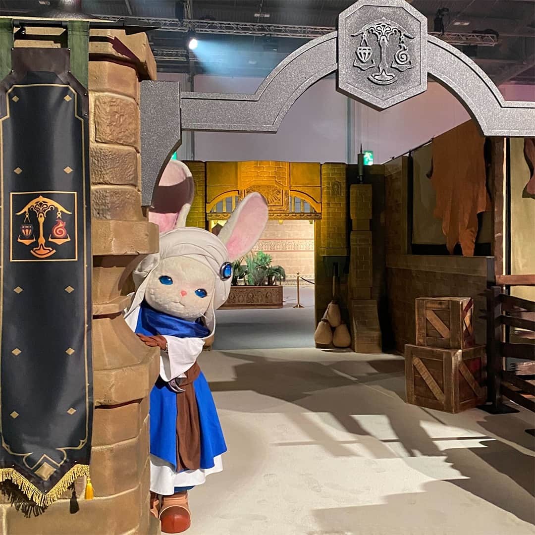 のインスタグラム：「The doors are open for Day 2 of the Fan Festival 2023 in London! I think we're being followed…⁣ ⁣ #FF14 #FFXIV #excellondon」