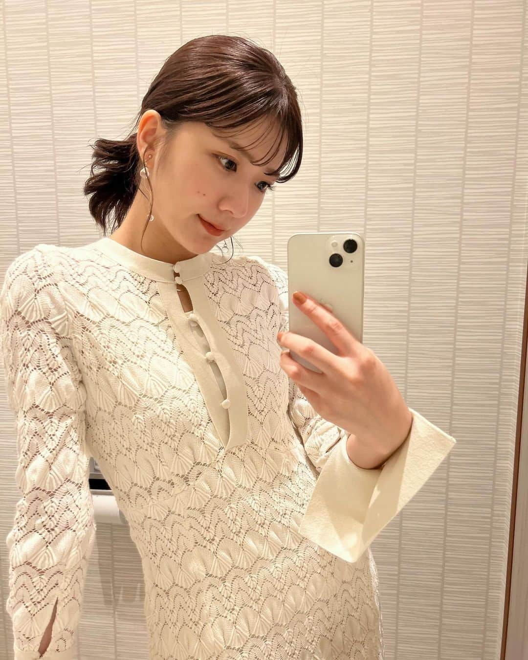 清水麻璃亜のインスタグラム：「* 誕生日イベントの写真、何載せようか迷ってたら1週間経ってしまったので沢山のせちゃう☺︎ 久しぶりにファンの皆さんと近い距離でコミュニケーションを取れて、とっても楽しかったし幸せでした🌼 好きでいてくれてありがとう。また会いましょう！！」