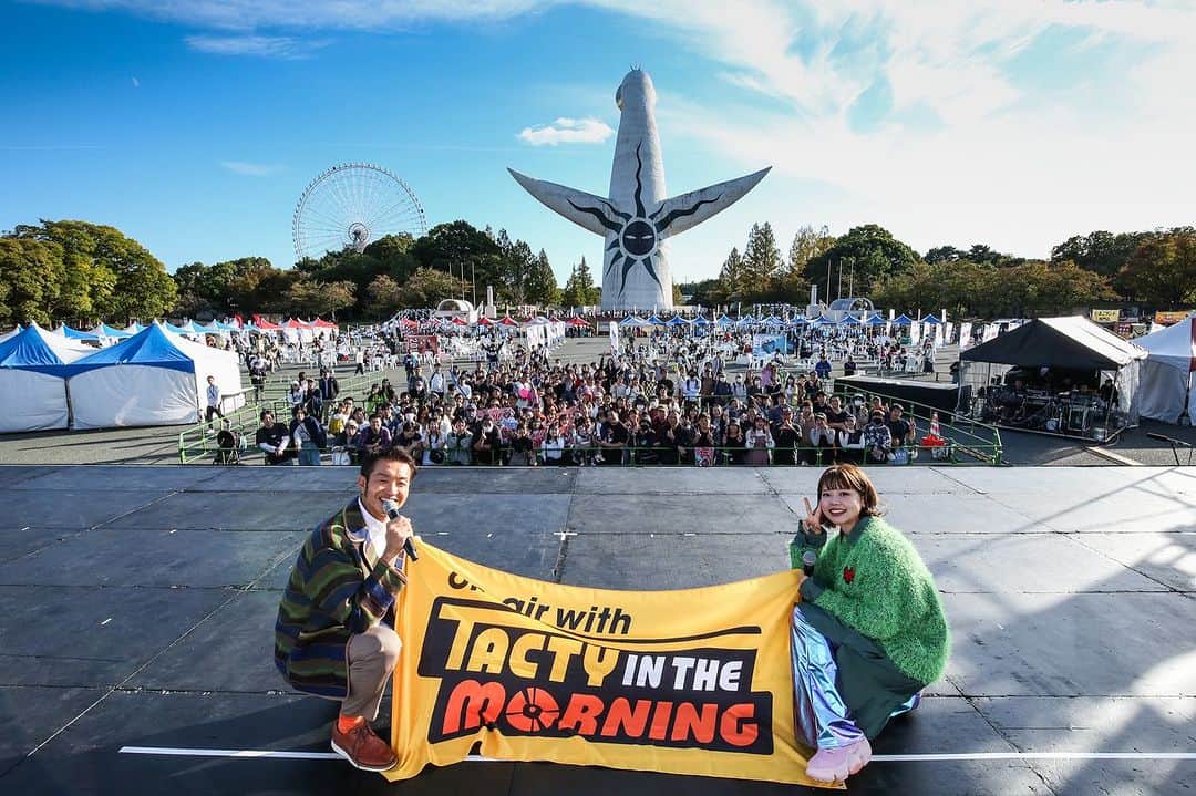 FM802のインスタグラム：「『もうすぐ万博開催500日前！EXPO FES ! on-air with TACTY IN THE MORNING公開収録』  #asmi をゲストに迎えた #おはたく 公開収録でした✨  🗓️10/22(日) 📍万博記念公園 お祭り広場   今日の模様の一部は 10/24(火) 6:00-11:00 #FM802 TACTY IN THE MORNINGにてO.A.!📻  📷田浦ボン」