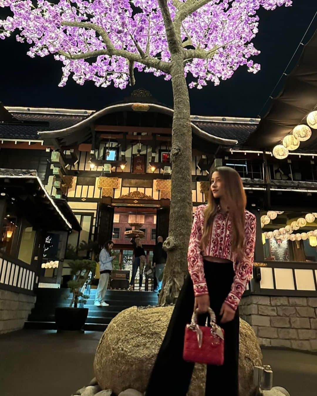 koyuのインスタグラム：「Looks like real Japan 🍣⛩️🏯🌸🇺🇸❤️ . #america #losangeles #la #california #yamashiro #yamashirohollywood #hollywood #sushi」