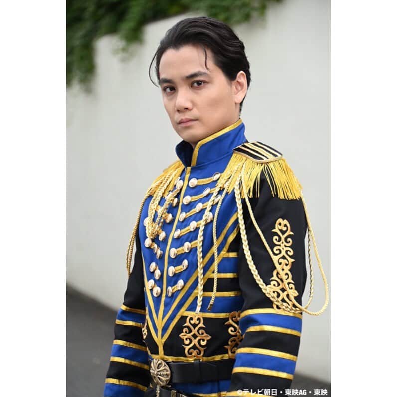 矢野聖人のインスタグラム：「第34話より復活しましたラクレスです👑 皆様、ニチアサに戻って参りました！引き続き宜しくお願い致します🙇  #王様戦隊キングオージャー  #キングオージャー  #ラクレス　#nitiasa   #yanomasato #矢野聖人」