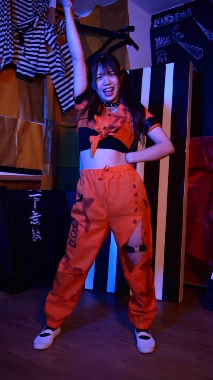 みーみのインスタグラム：「高画質で撮ってもらった『唱』ダンス💃#ado #唱 #ダンス #ユニバ」