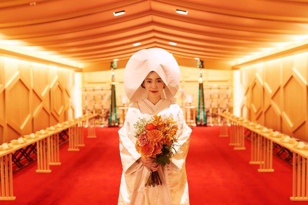 東京會舘本舘ウエディングさんのインスタグラム写真 - (東京會舘本舘ウエディングInstagram)「@tokyokaikan_wedding .——————————. * 由緒ある縁結びの神様 「出雲大社」より分祀された厳かな神殿。  伝統的な和の衣装に身を包み 心澄み渡る伝統的な契りの儀を。 * ——————————. #東京會舘 #tokyo #関東花嫁 #weddingdress #東京花嫁 #wedding #dress #ウェディングドレス #プレ花嫁 #卒花 #結婚式場 #日本中のプレ花嫁さんと繋がりたい #結婚式準備 #ウェディングレポ #ブライダルフェア #チャペル #結婚式 #パーティ #披露宴 #weddingparty #結婚式場探し #大正ロマン #ウェディング #式場探し #式場見学 #出雲大社 #神前式 #白無垢 #三々九度 #和婚」10月22日 17時00分 - tokyokaikan_wedding