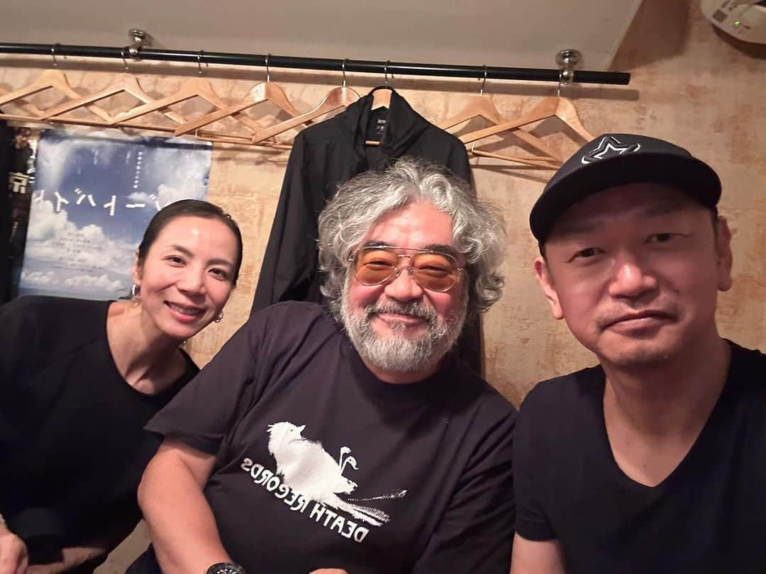 島津健太郎さんのインスタグラム写真 - (島津健太郎Instagram)「アメリカの映画会、社会の実情、そして最新作『唐獅子仮面/LION-GIRL』の裏話…etc 楽し過ぎて話が尽きない夜でした！  #光武蔵人 #監督 #屋敷紘子 #永井豪  #唐獅子仮面 #女体銃ガンウーマン #カラテキル #マニアックドライバー #先生口裂け女です   https://eiga.com/news/20231018/9/」10月22日 17時01分 - k_super_xtreme