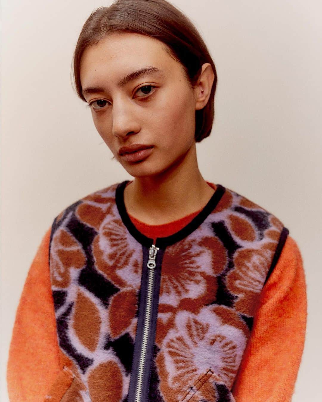 ユーマストクリエイトのインスタグラム：「Reversible Jackie gilet, with one side featuring a floral Italian jacquard design while the other comes in a crinkle cotton seersucker.」