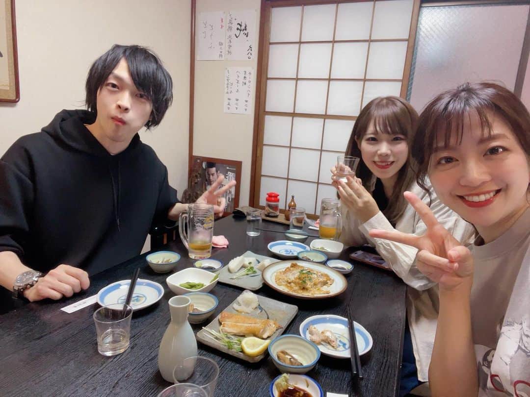湯浅知里さんのインスタグラム写真 - (湯浅知里Instagram)「♡♡ . . 長い付き合いです☺️🍻  #久しぶりの乾杯🍻✨ #落ち着く #かなえ不在🥒 #アプリで金髪体験」10月22日 22時34分 - chisato.y515