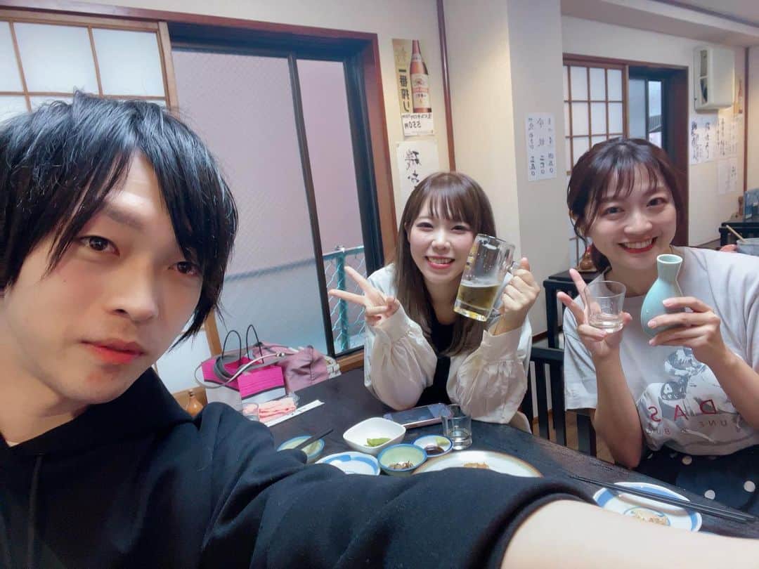 湯浅知里さんのインスタグラム写真 - (湯浅知里Instagram)「♡♡ . . 長い付き合いです☺️🍻  #久しぶりの乾杯🍻✨ #落ち着く #かなえ不在🥒 #アプリで金髪体験」10月22日 22時34分 - chisato.y515