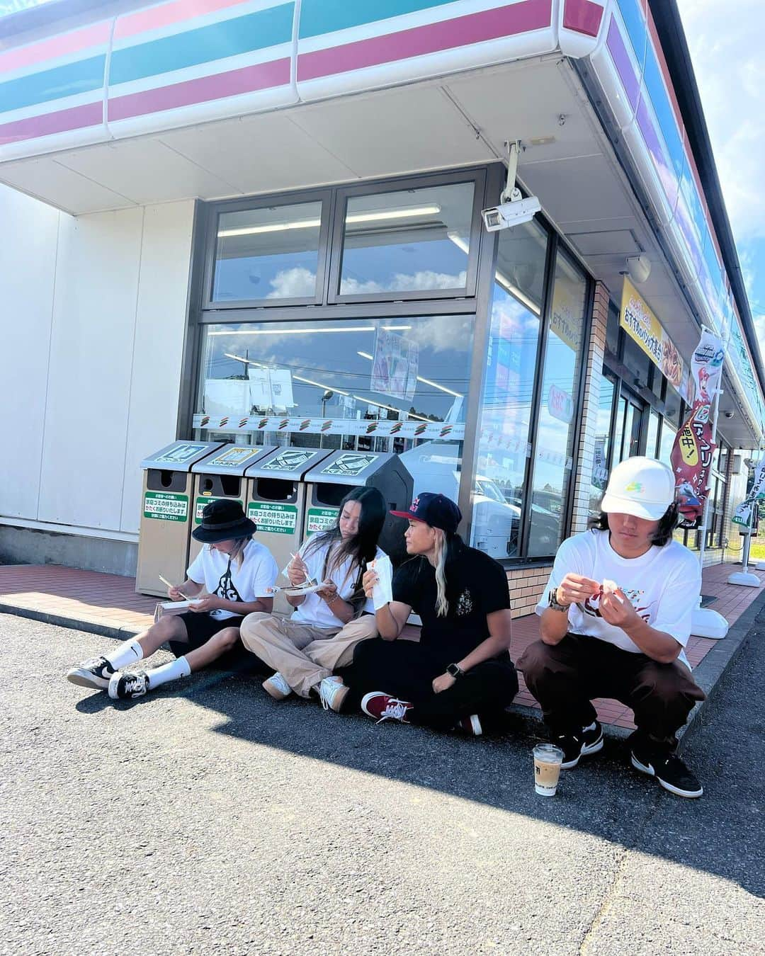 四十住さくらさんのインスタグラム写真 - (四十住さくらInstagram)「🍁🍁🍁  #chill #skate #miniranp」10月22日 22時36分 - sakura_yosozumi