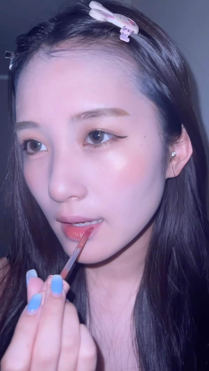 さくらのインスタグラム：「makeup 🩶🩶🩶」
