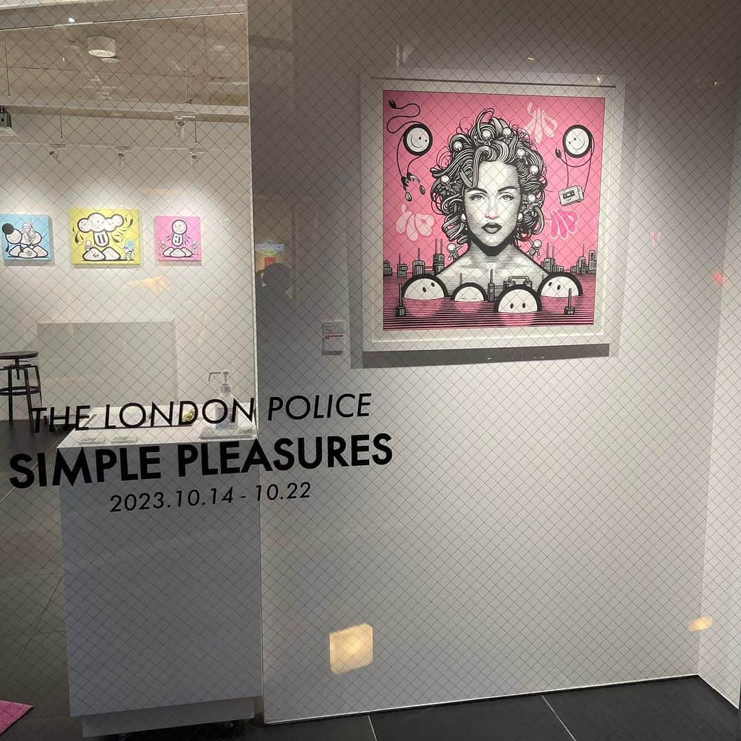 米原康正のインスタグラム：「今日最終日です。 7時までっ。  THE LONDON POLICE個展 『SIMPLE PLEASUR』 at tHE GALLERY HARAJUKU  THE  LONDON POLICE https://instagram.com/thelondonpolice?igshid=MzRlODBiNWFlZA=  tHE GALLERY HARAJUKU https://instagram.com/the_gallery_harajuku?igshid=MzRlODBiNWFlZA==」