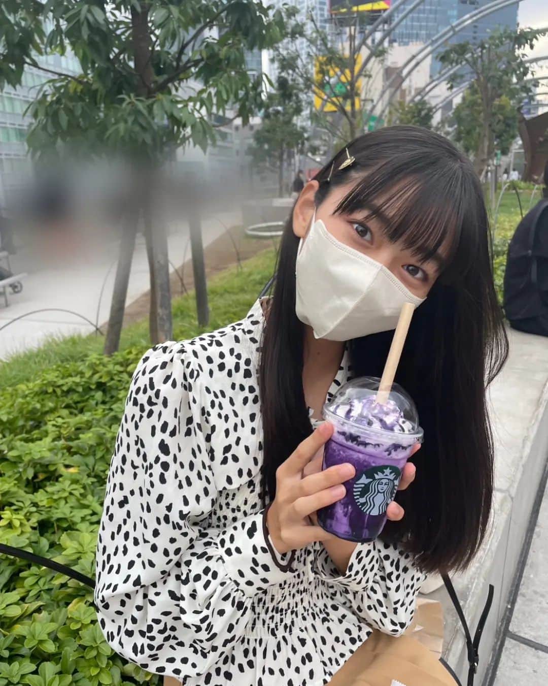 滝口芽里衣さんのインスタグラム写真 - (滝口芽里衣Instagram)「.  一年前の写真📷  少しは大人っぽくなれたかな？😶  このトップスお気に入りで今年も着てました🫶🏻INGNIのものです＾＾  #セブンティーン #seventeen #モデル #model #ingni #秋コーデ #autumn #私服 #大人っぽ #スタバ #スターダストプロモーション #滝口芽里衣 #ljc #jc3 #08 #🐑」10月22日 17時11分 - merii_takiguchi_official