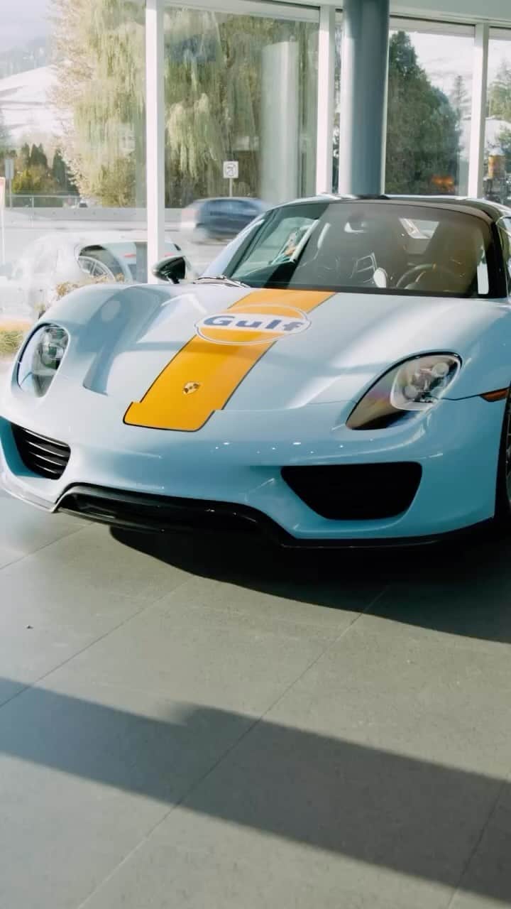 Porscheのインスタグラム：「Not all Spyders are scary.  🎥 @donovan.n.wagner 🚙 @porschecentrekelowna #PorscheMoment」