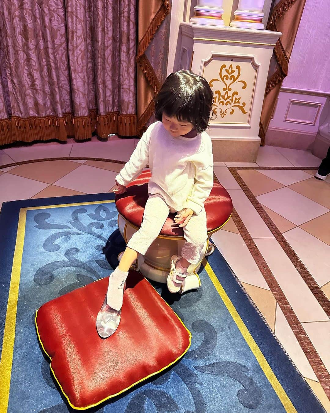安堂サオリのインスタグラム：「#うちのシンデレラ」