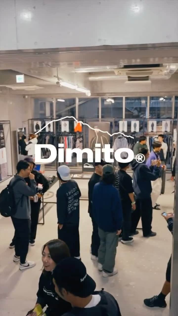 赤間紫動のインスタグラム：「【Dimito positivemind】 TOKYO POP UP SHOP 2023.10.07(Sat)-10.09(Mon)  @ 原宿 J6 : 東京都渋谷区神宮前 6-32-1 - - - [DIMITO X SHIDO AKAMA] CALLIGRAPHER SNOWBOARD - - - www.dimito.com 🌏Worldwide shipping - - - @dimito_positivemind @dimito_positivemind_jp  @shido_ak - - - #dimito#dimitopositivemind#디미#snowboarding #shidoakama#赤間紫動」