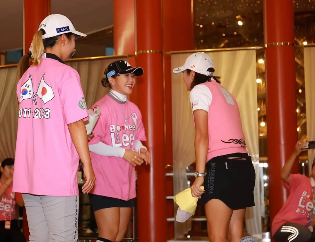 吉田有里さんのインスタグラム写真 - (吉田有里Instagram)「マスターズGCレディース⛳️ グリーンが傾斜もあって難しい上にとにかくスピードが速くてピンポジも難しくて苦戦してました🥹 修正しなければいけない所はたくさんありますが、パッティングのタッチとライン取りをいち早く秋仕様にできるようにまた明日から頑張ります👊 ・ 今週は最後の関西圏での試合でした！たくさんの声援をありがとうございました😊 ・ ・ #マスターズGC」10月22日 17時46分 - yuri_yoshida__