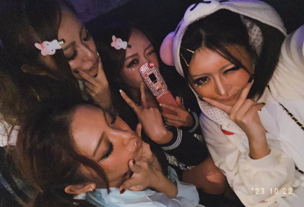 加瀬愛莉さんのインスタグラム写真 - (加瀬愛莉Instagram)「ハロウィンのコスチュームは @dress_tika さんのセーラー服にしました🎃💗  可愛いコスチュームがたくさんあるし、すぐ届くからまだ間に合うっっ！！！  ・ #コスプレはtika #pr #ハロウィンコスプレ #ハロウィンコスチューム #ハロウィンパーティー #ギャル #平成ギャル #平成ギャルメイク」10月22日 17時47分 - airi0413_k
