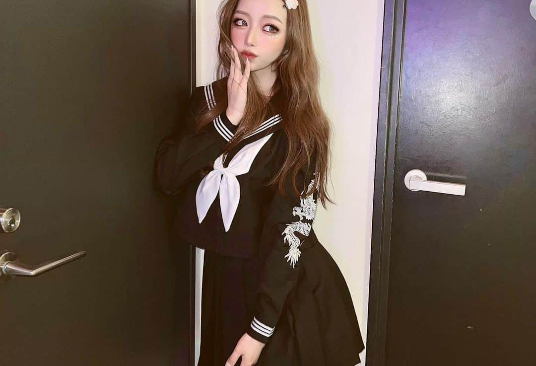 加瀬愛莉さんのインスタグラム写真 - (加瀬愛莉Instagram)「ハロウィンのコスチュームは @dress_tika さんのセーラー服にしました🎃💗  可愛いコスチュームがたくさんあるし、すぐ届くからまだ間に合うっっ！！！  ・ #コスプレはtika #pr #ハロウィンコスプレ #ハロウィンコスチューム #ハロウィンパーティー #ギャル #平成ギャル #平成ギャルメイク」10月22日 17時47分 - airi0413_k