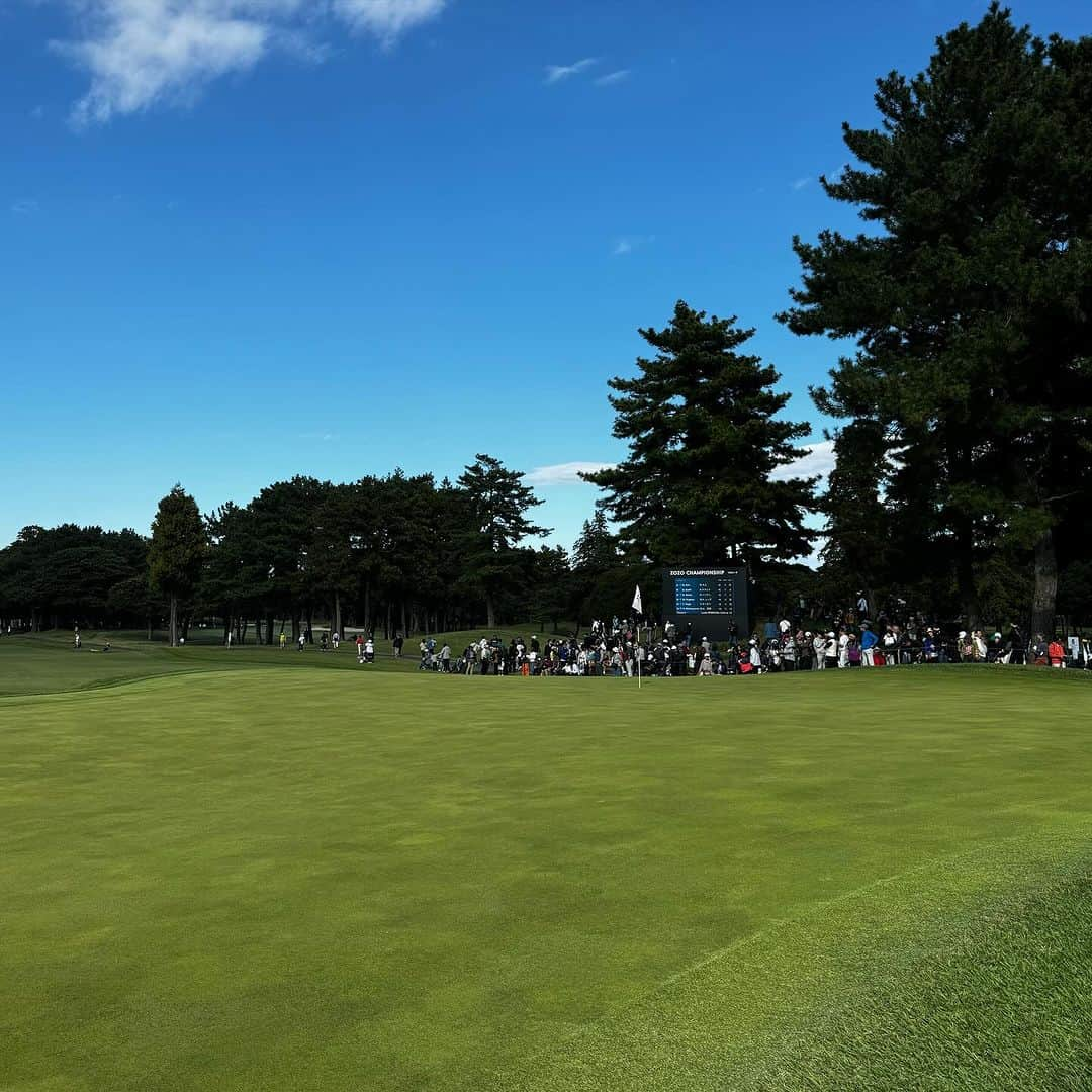 土井地博さんのインスタグラム写真 - (土井地博Instagram)「ZOZO CHAMPIONSHIP 2023 ⛳️ @zozochamp   今年も最終日に早朝から観戦。 BEAMS GOLFもイベントブース、また選手用にSPけん玉をご用意させていただくなどで参加。 @beamsgolf   松山英樹、Brandon Wu、Adam Scott 3選手のプレーを目の前で見させていただくなど夢のような体験も。  秋空の下、大会の盛り上がりやイベントの完成度、ギャラリーの熱量や各スタッフの対応も素晴らしく最高でした😃  @megastar1120  色々と有難うございました😎🙋⛳️  #zozochampionship #golf #pga #japan #beamsgolf」10月22日 17時47分 - hiroshi_doiji