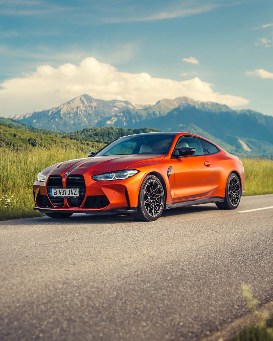 BMWさんのインスタグラム写真 - (BMWInstagram)「The destination < The journey 👌 #BMWRepost 📸 @rassva @bmwromania  #THEM4 #BMWM #BMW __ BMW M4 Competition M xDrive Coupé: Combined fuel consumption: 10.1–10.0 l/100 km. Combined CO2 emissions: 230–227 g/km. All data according to WLTP. Further info: www.bmw.com/disclaimer」10月22日 17時48分 - bmw