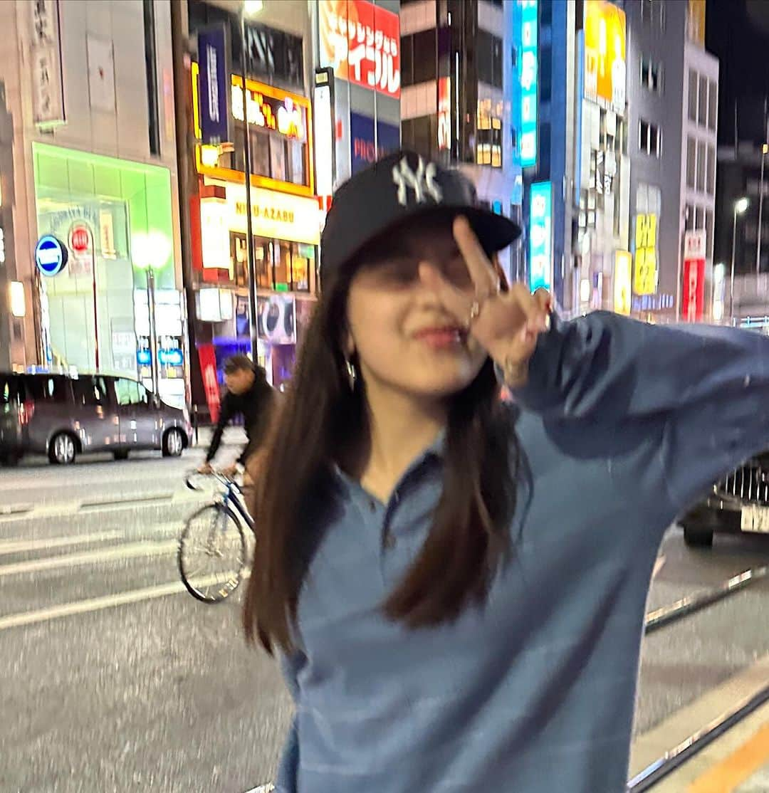 Niana Guerreroさんのインスタグラム写真 - (Niana GuerreroInstagram)「tokyooOo🗼🇯🇵👔🧢🛑👾🍅🍅🚶🏻‍♀️🚶🚶🏻‍♀️🚶‍♂️🖼️🫨」10月22日 17時49分 - nianaguerrero