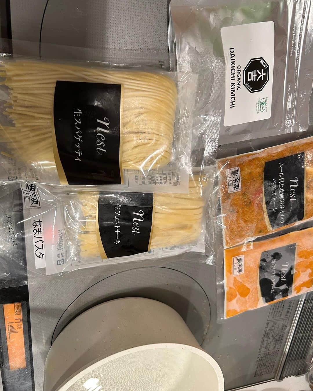 世手子さんのインスタグラム写真 - (世手子Instagram)「#PR  authentic pasta and sauce🍝 Hot soup with organic kimchi🌶️✨ delicious dinner🎃🎃🌟 もちもちパスタ ペスカトーレとカニクリーム🦀 濃厚でどちらも美味しい😋 家族に大好評👶 @daikichikimchi #daikichikimchi #オーガニックキムチ #有機JAS #有機認証 #有機キムチ #大吉キムチ #オーガニック食品 でキムチポトフ🌟 本格パスタソースと生パスタで美味しい #ハロウィンディナー (๑˃̵ᴗ˂̵) 辛くて美味しいけどまろかやで優しいキムチでした(^^)  #株式会社ニップン #nippn #ニップン  #nest #ネスト #ニップンネスト #パスタ #生パスタ #お取り寄せ #簡単贅沢パスタ #通販 #冷凍食品 #時短 #時短レシピ #時短ごはん #ごはん記録 #料理記録 #料理 #献立 #monipla #nippndirect_fan」10月22日 17時49分 - rojide