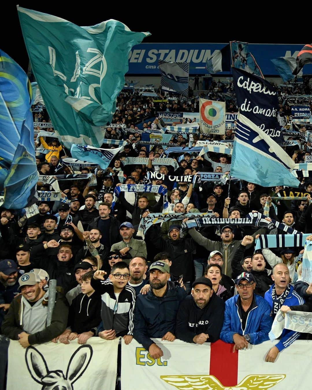 SSラツィオのインスタグラム：「🤍🩵 3.500 cuori biancocelesti   #SassuoloLazio #CMonEagles 🦅」