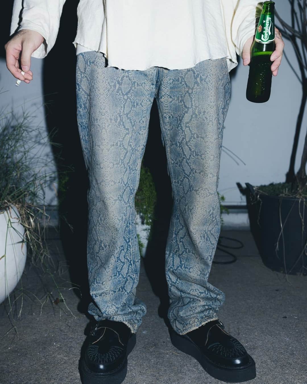 Fashionsnap.comさんのインスタグラム写真 - (Fashionsnap.comInstagram)「Name: 松野壮一郎⁠ Age: 29⁠ Occupation: Falman⁠ ⁠ Tops #DAIRIKU⁠ Pants #DAIRIKU⁠ Shoes #DAIRIKU⁠ ⁠ Photo by @iam_____riku⁠ ⁠ #スナップ_fs #fashionsnap #fashionsnap_men⁠」10月22日 18時00分 - fashionsnapcom