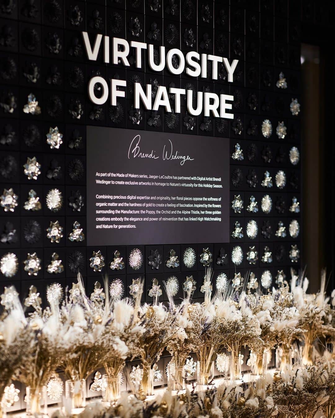 ジャガールクルトさんのインスタグラム写真 - (ジャガールクルトInstagram)「Step into a multi-sensory experience.  #ReversoStories  _ The Reverso Stories Watchmaking experience, open to the public October 20 – October 30 Main Station, Zurich _ From a captivating watchmaking exhibition to an enchanting winter garden passing through a delicious break at our 1931 Café, let yourself be inspired by the creative and cultural universe behind the Reverso timeless design. Join us for a journey through time.  _ #JaegerLeCoultre #ReversoStories」10月22日 18時00分 - jaegerlecoultre