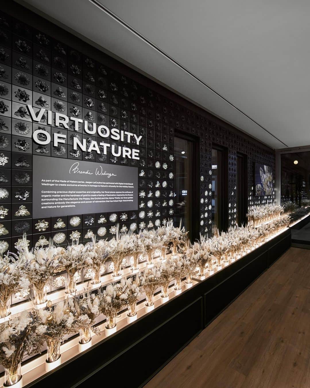 ジャガールクルトさんのインスタグラム写真 - (ジャガールクルトInstagram)「Step into a multi-sensory experience.  #ReversoStories  _ The Reverso Stories Watchmaking experience, open to the public October 20 – October 30 Main Station, Zurich _ From a captivating watchmaking exhibition to an enchanting winter garden passing through a delicious break at our 1931 Café, let yourself be inspired by the creative and cultural universe behind the Reverso timeless design. Join us for a journey through time.  _ #JaegerLeCoultre #ReversoStories」10月22日 18時00分 - jaegerlecoultre